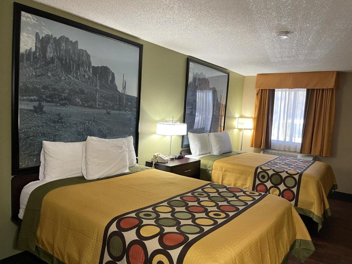 Hotel Super 8 By Wyndham 2*